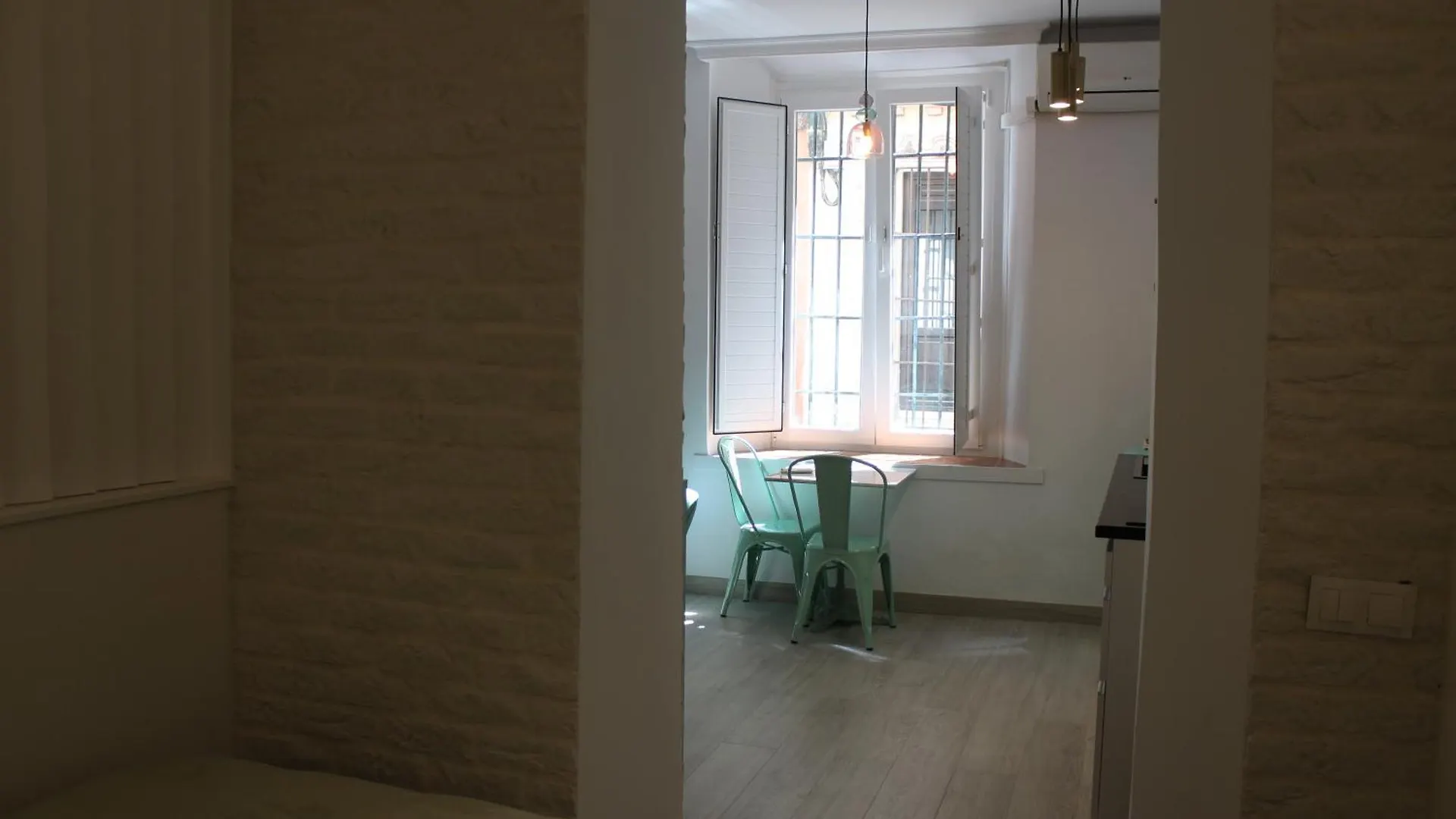 Iyourbasics Lovely Studio Hinestrosa 23 Free Wifi&Ac Malaga Spain