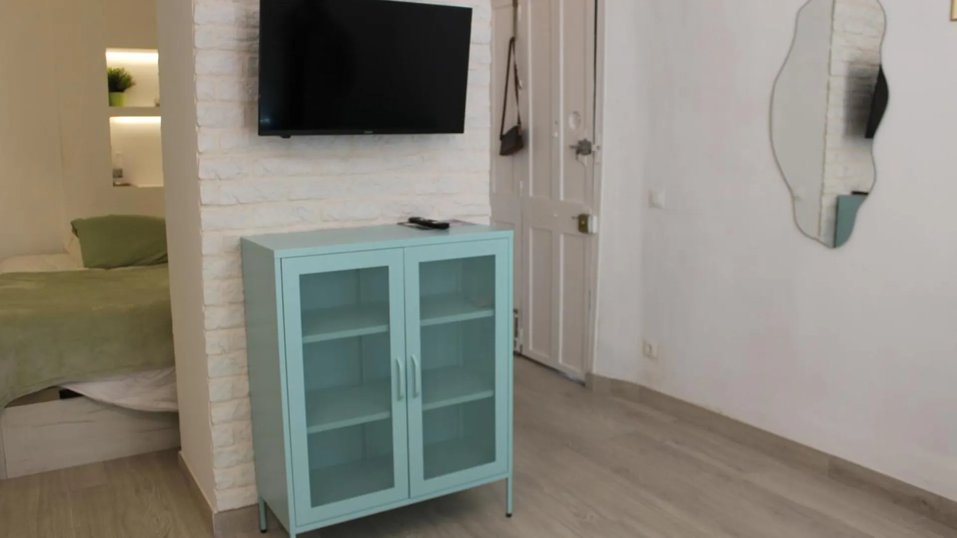 Iyourbasics Lovely Studio Hinestrosa 23 Free Wifi&Ac Malaga