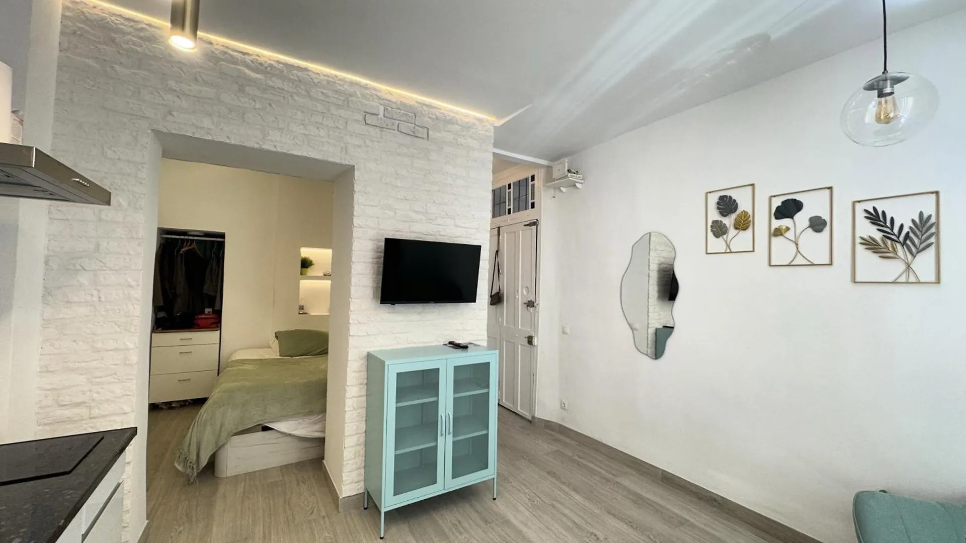 Iyourbasics Lovely Studio Hinestrosa 23 Free Wifi&Ac Malaga Spain