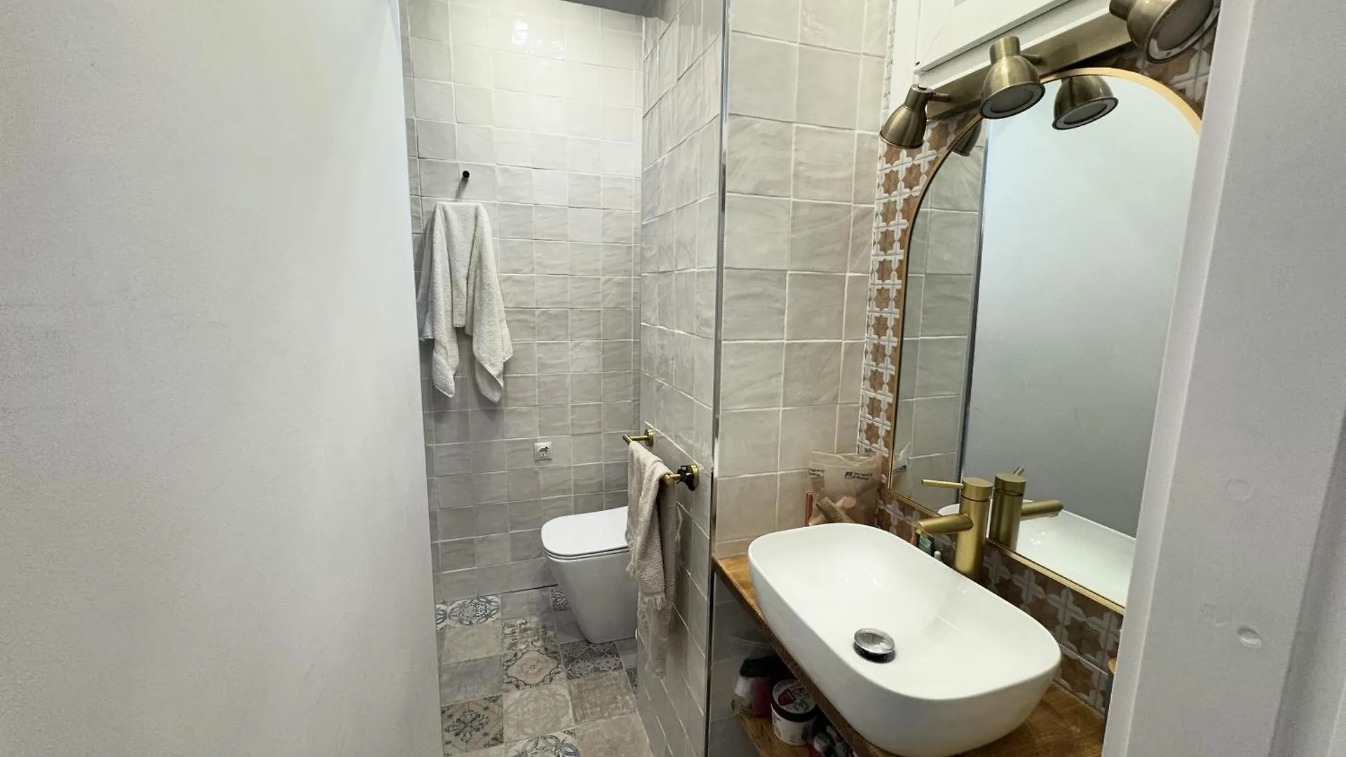 Iyourbasics Lovely Studio Hinestrosa 23 Free Wifi&Ac Malaga 0*,  Spain